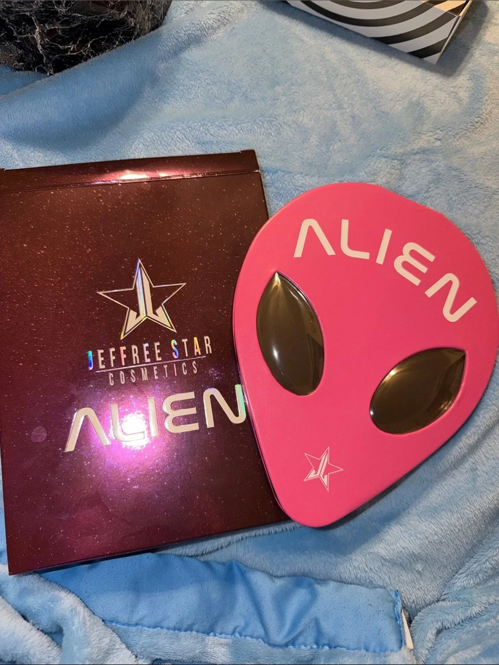 Jeffree Star Alien Palette. BRAND NEW